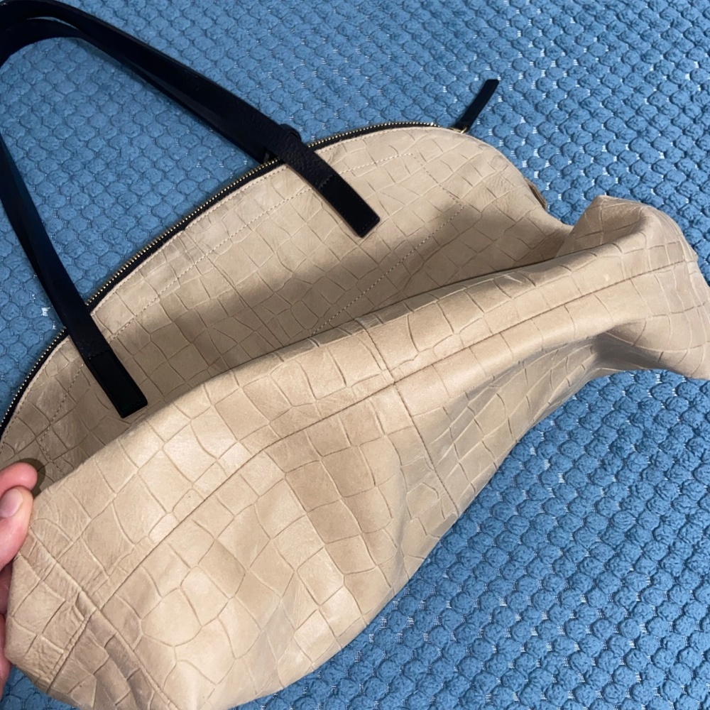 Linde Gallery St. Barth Flamands Alligator Embossed Leather Tote Made in France - Picture 5 of 5